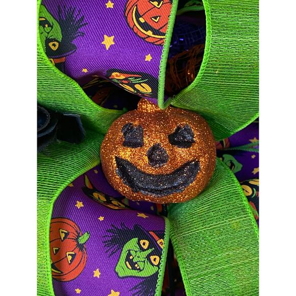 Black Cat Halloween Swag, Spooky Wall Décor Spooky Mesh Bow & Spider Accent - Picture 5 of 11